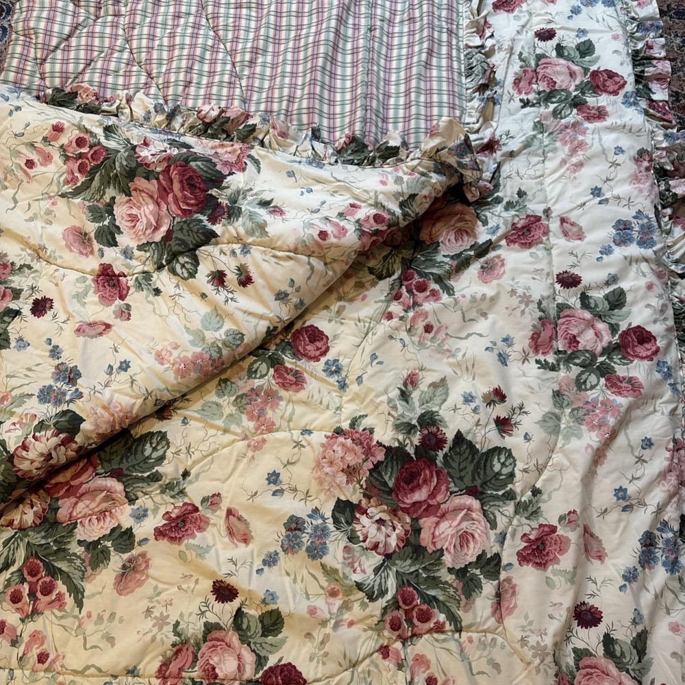 VTG KING Comforter Martex Floral Pink Rose Plaid Reversible Ruffle Trim Cottage